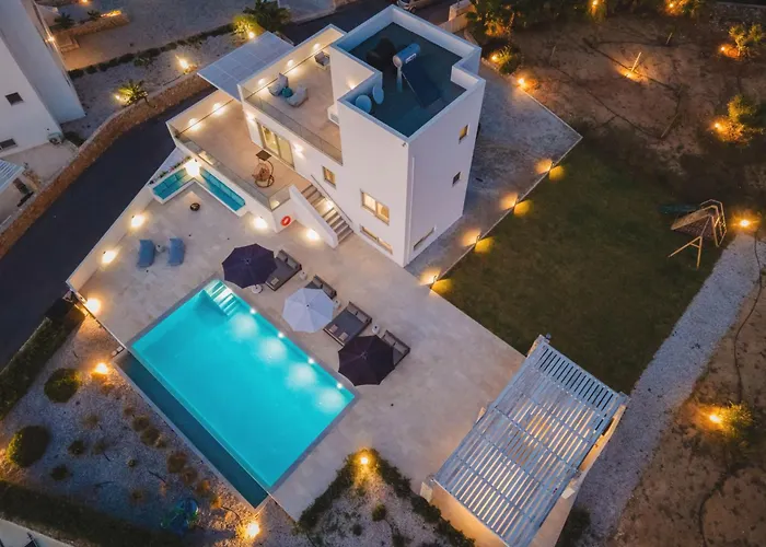 Tholaria * Ханья